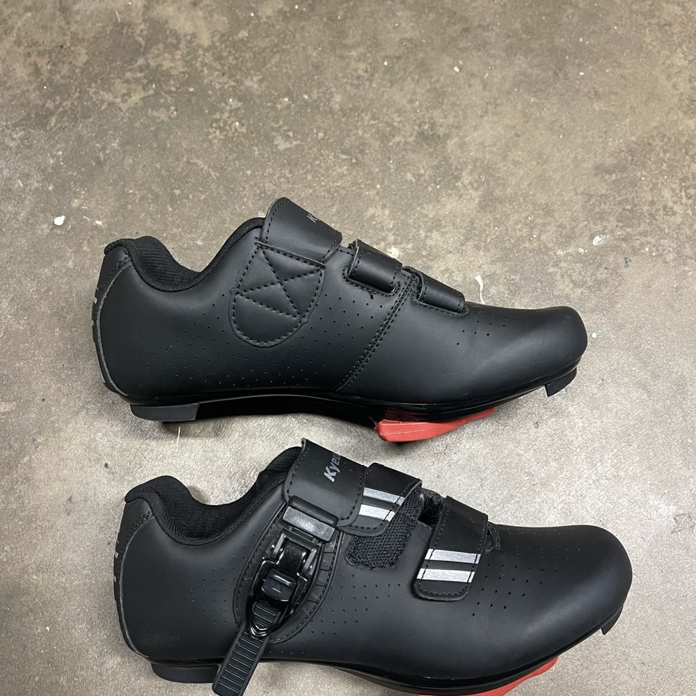 Kyedoo Unisex Black Cycling Shoes Size EU 40